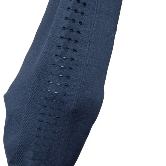 Fabletics Black Long Sleeve Athletic Top Stretchy Medium BNWT - Picture 4 of 5